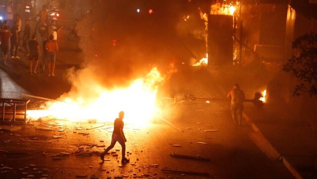 "واتس‌اپ" لبنان را شعله ور کرد؛‌ دولت حریری در تیررس معترضان