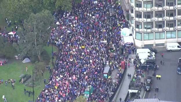 تظاهرات ده‌ها هزار تن در لندن در مخالفت با بریگزیت