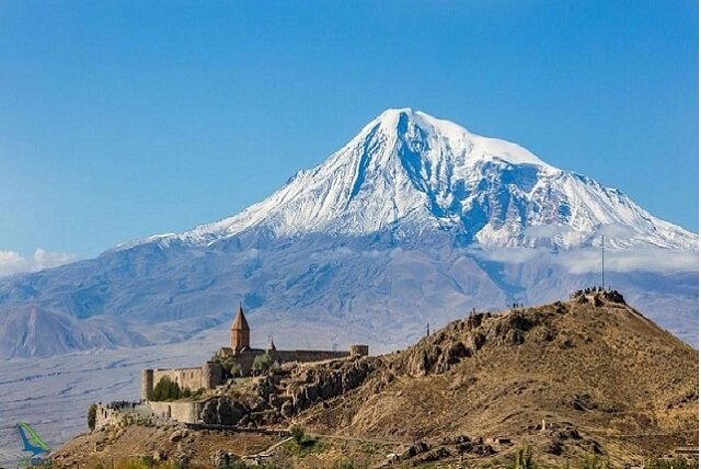 صومعه‌ای در دلِ طبیعت