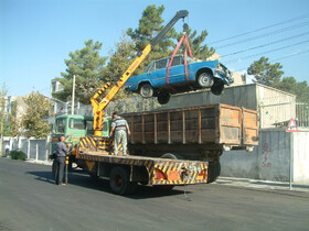 جمع آوری خودروهای اسقاطی از معابر شمال شرق تهران