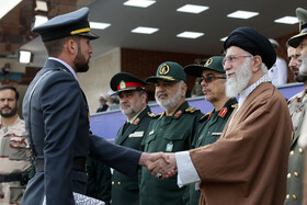 مراسم مشترک دانش‌آموختگی دانشجویان دانشگاه‌های افسری ارتش در دانشگاه پدافند هوایی خاتم‌الانبیاء(ص) با حضور مقام معظم رهبری