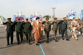 مراسم مشترک دانش‌آموختگی دانشجویان دانشگاه‌های افسری ارتش در دانشگاه پدافند هوایی خاتم‌الانبیاء(ص) با حضور مقام معظم رهبری