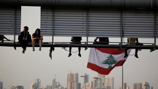مسدود شدن ورودی شمالی و جنوبی بیروت/ ادامه تعطیلی مدارس،‌ دانشگاه‌ها و بانک‌ها