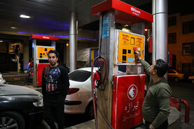 نخستین دقایق اعلام افزایش قیمت و سهمیه بندی بنزین در تهران