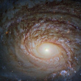کهکشانی که با یک برخورد،نامتقارن شده 