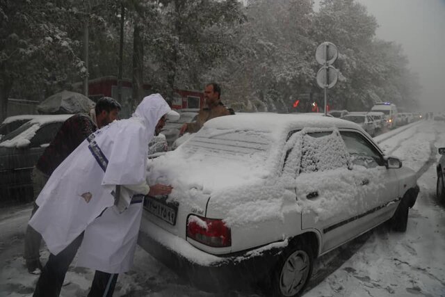 تردد خودروها در برخی معابر شمالی تهران امکانپذیر نیست