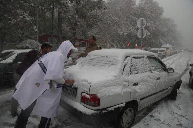 ترافیک سنگین در معابر شمالی تهران/ هشدار و آماده‌باش پلیس نسبت به یخبندان شبانه