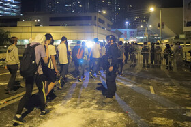 محاصره دانشگاه پلی‌تکنیک هنگ‌کنگ ادامه دارد/تقاضای کری لام برای حل مسالمت‌آمیز بحران 