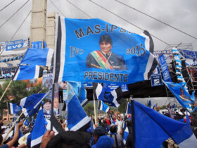 درخواست مورالس از هوادارانش برای برگزاری راهپیمایی در مرز با آرژانتین