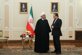 عباس عراقچی و حسن روحانی 