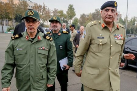 فرمانده ارتش پاکستان با سرلشکر باقری دیدار کرد image.png
