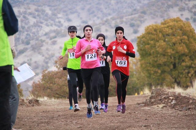 پایان رقابت ۱۲۴ دونده در مسابقات دوی صحرانوردی بانوان خوزستان