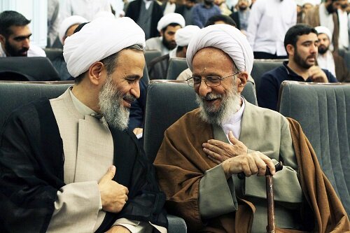 زمانی اطاعت از رییس جمهور «اطاعت از خدا» بود - ایسنا
