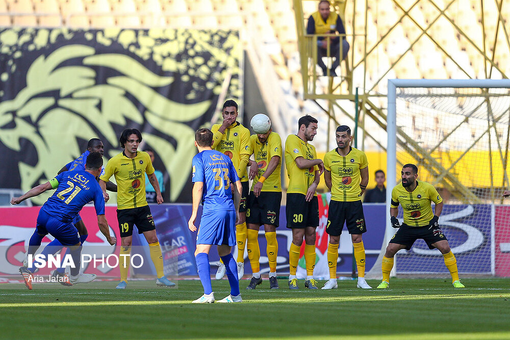 ISNA - Sepahan draw 2-2 against Esteghlal