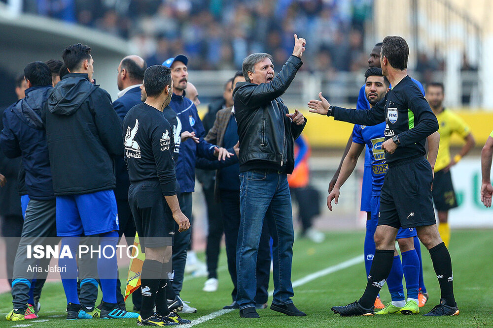 File:Sepahan FC vs Esteghlal FC, 30 November 2019 - 02.jpg - Wikimedia  Commons