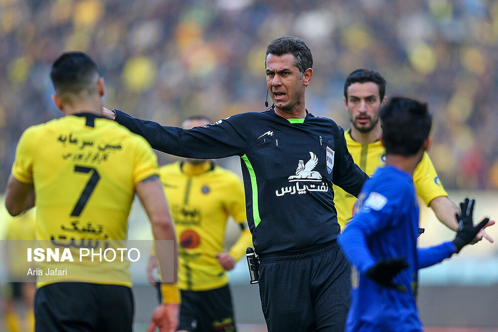 File:Esteghlal FC vs Sepahan FC, 1 August 2020 - 076.jpg - Wikimedia Commons