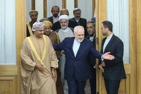 «علی بن مسعود السنیدی» وزیر تجارت و صنعت عمان در  دیدار با محمد جواد ظریف