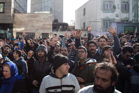 تجمع  جمعی از هواداران مقابل باشگاه استقلال