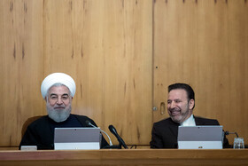 محمود واعظی و حسن روحانی در جلسه هیات دولت - ۲۰ آذر