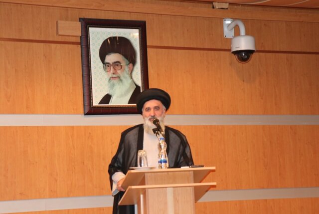 قدرت معنوی زمینه ساز قدرت مادی است