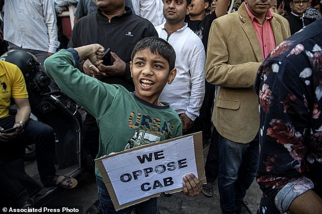 اعتراضات به لایحه اعطای حق شهروندی در هند به روز دوم کشیده شد