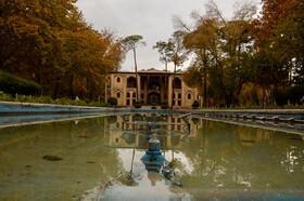 کاخ هشت بهشت «اصفهان» عمارتی دوطبقه است که در دوره شاه سلیمان به سال ۱۰۸۰ هجری قمری در باغ بلبل بنا شده است.