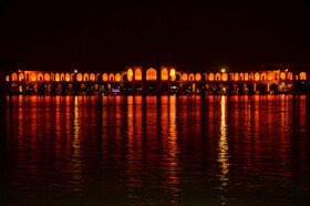 پل خواجو«اصفهان» در سال ۱۰۶۰ هجری قمری به دستور شاه عباس دوم بنا شده که به منزله سد و بند نیز است. این پل به پل حسن آباد و بابا رکن الدین نیز معروف است.