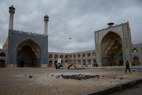 مسجد جامع «اصفهان» قدیمی‌ترین بنای تاریخی اسلامی این شهر است که نمایان‌گر هنر معماری قرن پنجم تا دوازدهم هجری در ایران است.