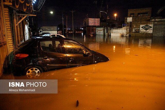 انجام ۲۴ عملیات غواصی در بارندگیهای اخیر اهواز آبگرفتگی خیابانها و منازل شهر اهواز بر اثر بارش شدید باران