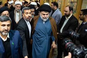 مقتدی صدر در مراسم سالگرد رحلت آیت الله هاشمی شاهرودی در شبستان امام خمینی(ره) حرم حضرت فاطمه معصومه(س)