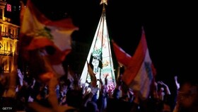 سومین شب اعتراضات حامیان حریری/ معترضان خواهان برگزاری انتخابات پارلمانی زودهنگام هستند