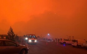هزاران نفر در یک شهر استرالیا از آتش به ساحل پناه بردند