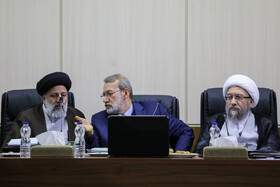 صادق آملی و علی لاریجانی و ابراهیم رییسی در جلسه مجمع تشخیص مصلحت نظام- ۱۱دی