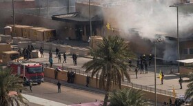 تمامی معترضان عراقی از مقابل سفارت آمریکا خارج شده‌اند/فعالیت‌های کنسولی آمریکا متوقف شد