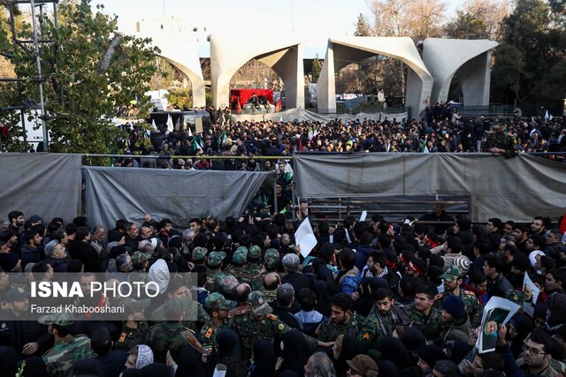 ورود پیکر شهیدسردار قاسم سلیمانی به دانشگاه تهران