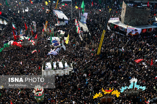 ابراز شگفتی یک خبرنگار چینی از مراسم تشییع سردار سلیمانی ابراز شگفتی یک خبرنگار چینی از مراسم تشییع سردار سلیمانی