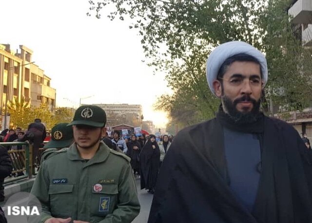 دانشجویان، حرکت مردم در مسیر انسان‌های والا را راهبری کنند