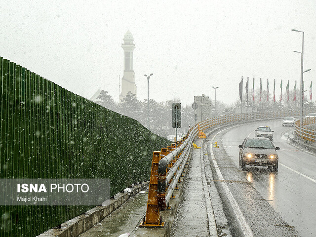کیفیت هوای تهران در روز برفی پایتخت