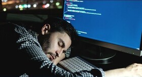 نقش پررنگ اینترنت در خواب‌آلودگی روزانه