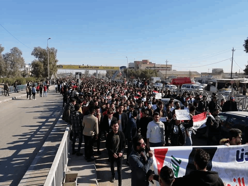 راهپیمایی دانشجویان در نجف و واسط در حمایت از معترضان عراقی