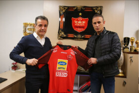 گل محمدی: مربیگری در پرسپولیس کمتر از تیم ملی نیست