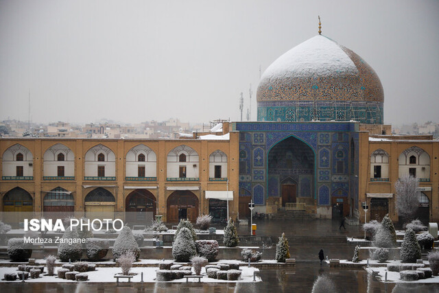 بررسی علت آبگریزی گنبد شیخ لطفالله
