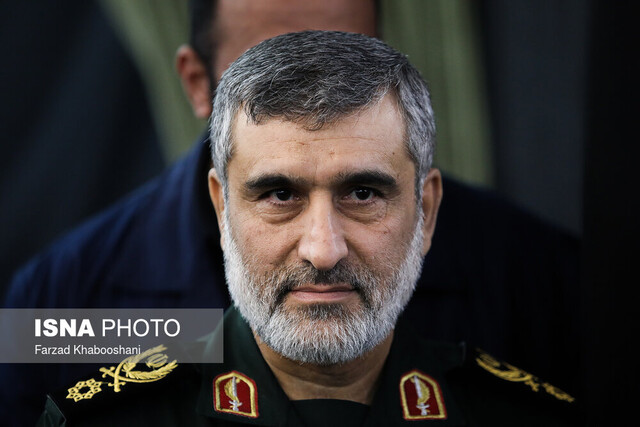 سردار حاجی زاده: جان و آبروی‌مان را برای انقلاب می‌گذاریم