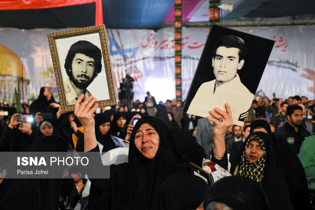 در عصر تسخیر افکار و اذهان عمومی با سلاح امواج و رسانهها هستیم در عصر تسخیر افکار و اذهان عمومی با سلاح امواج و رسانهها هستیم