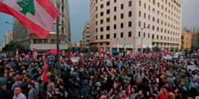 دویمن شب اعتراضات در لبنان به خشونت کشیده شد؛ ۴۵ زخمی