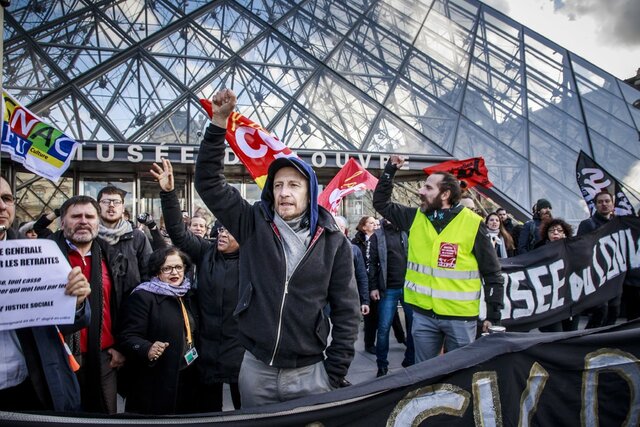 اعتراضات فرانسه درهای موزه لوور را بست