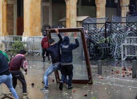 با استقرار ارتش و پلیس آرامش به بیروت بازگشت/ ۴۰۰ زخمی در صفوف معترضان و نیروهای امنیتی