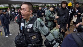 هزاران معترضان هنگ کنگی بار دیگر دست به تظاهرات زدند