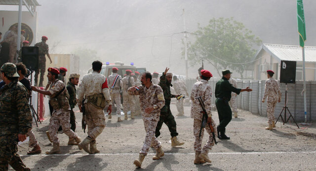 حمله پهپادی و موشکی به پادگان مزدوران دولت مستعفی یمن