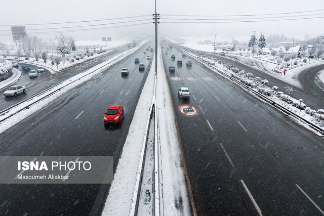 بارش برف و باران در جاده‌های همدان